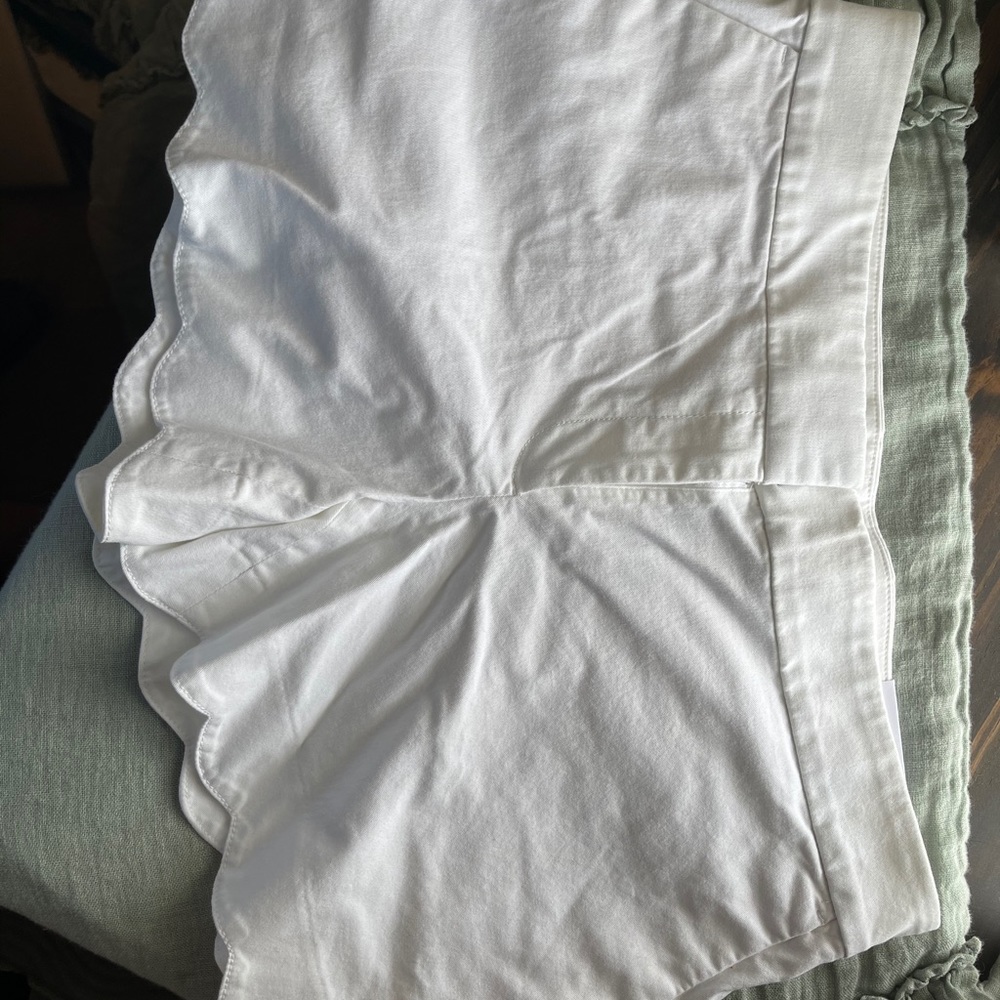 Loft Scalloped 4 inch white shorts